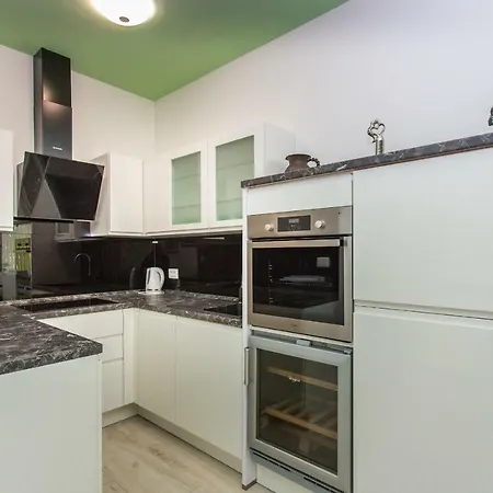 Apartment Apartments Makarska Beach *