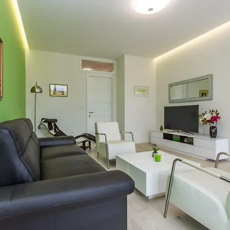 Apartment Apartments Makarska Beach