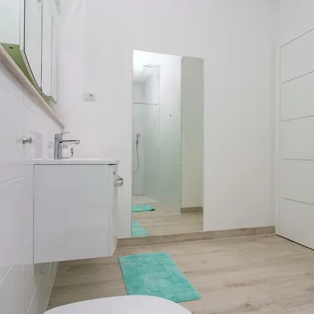 アパート Apartments Makarska Beach *