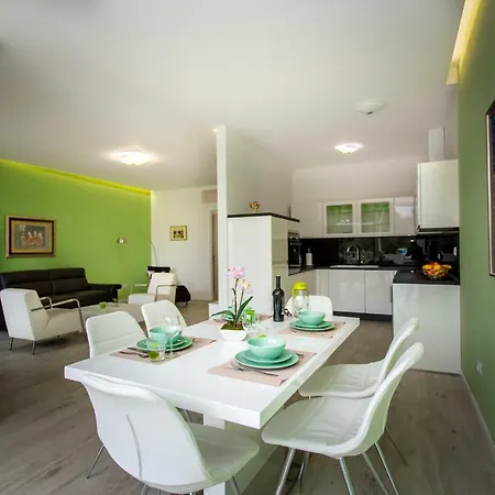 アパート Apartments Makarska Beach *