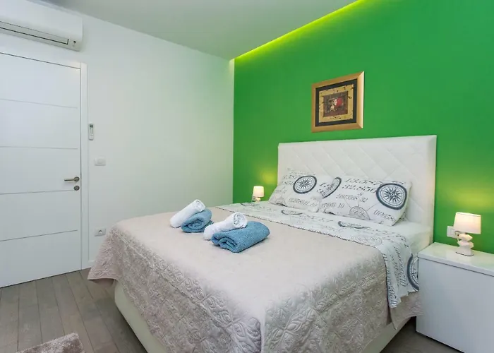 Lejlighed Apartments Makarska Beach *