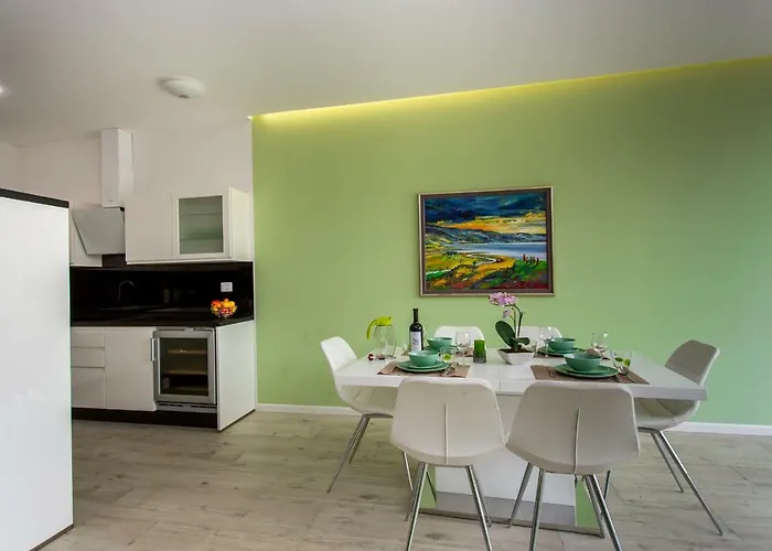Lejlighed Apartments Makarska Beach *