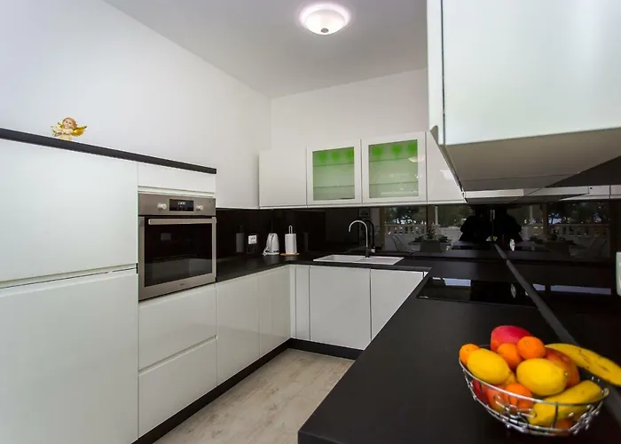 Lejlighed Apartments Makarska Beach *